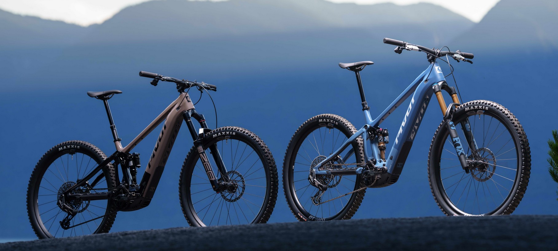Pivot Shuttle AM Team XX Blue Dark Sky