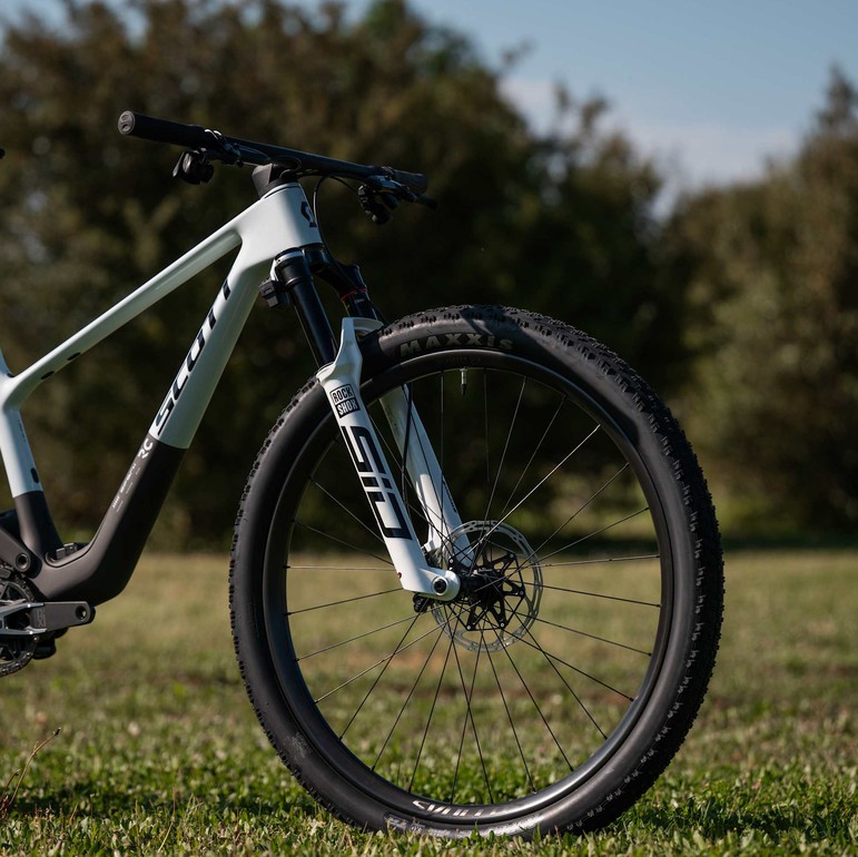 Scott Spark RC World Cup Cumulus White Carbon Blk