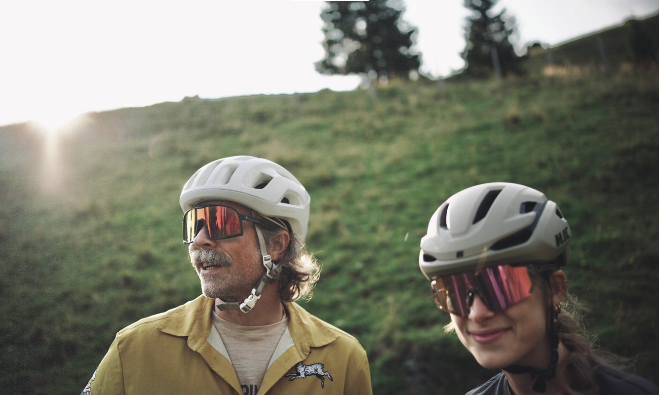 CHPO Henrik Black Red Photochromic Fahrradbrille