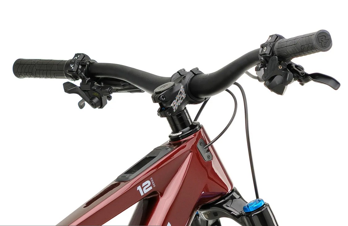 Crussis e-Full 12.11 800 Wh Avinox M2S Rot Grau