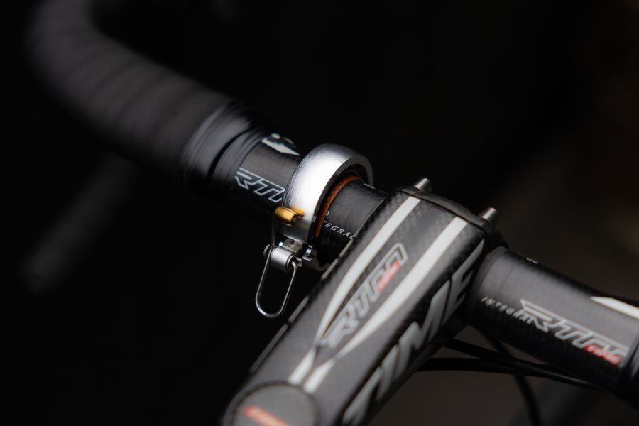 Knog Oi Luxe Fahrradklingel Silver