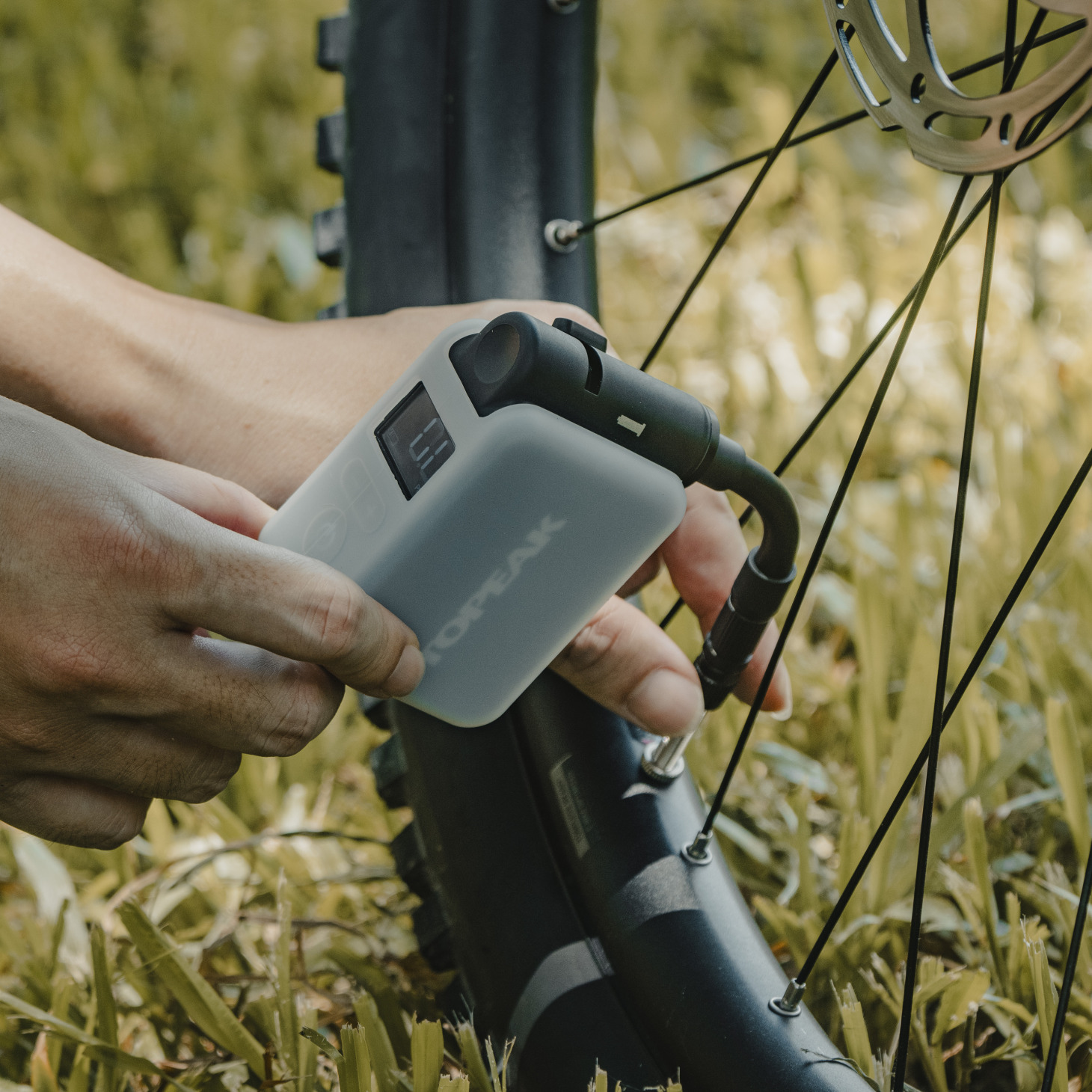 Topeak E-Booster Digital 8 bar/120 psi