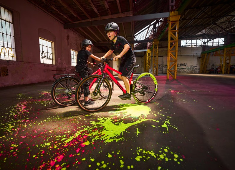 woom EXPLORE 6 neon pink Limited Editon