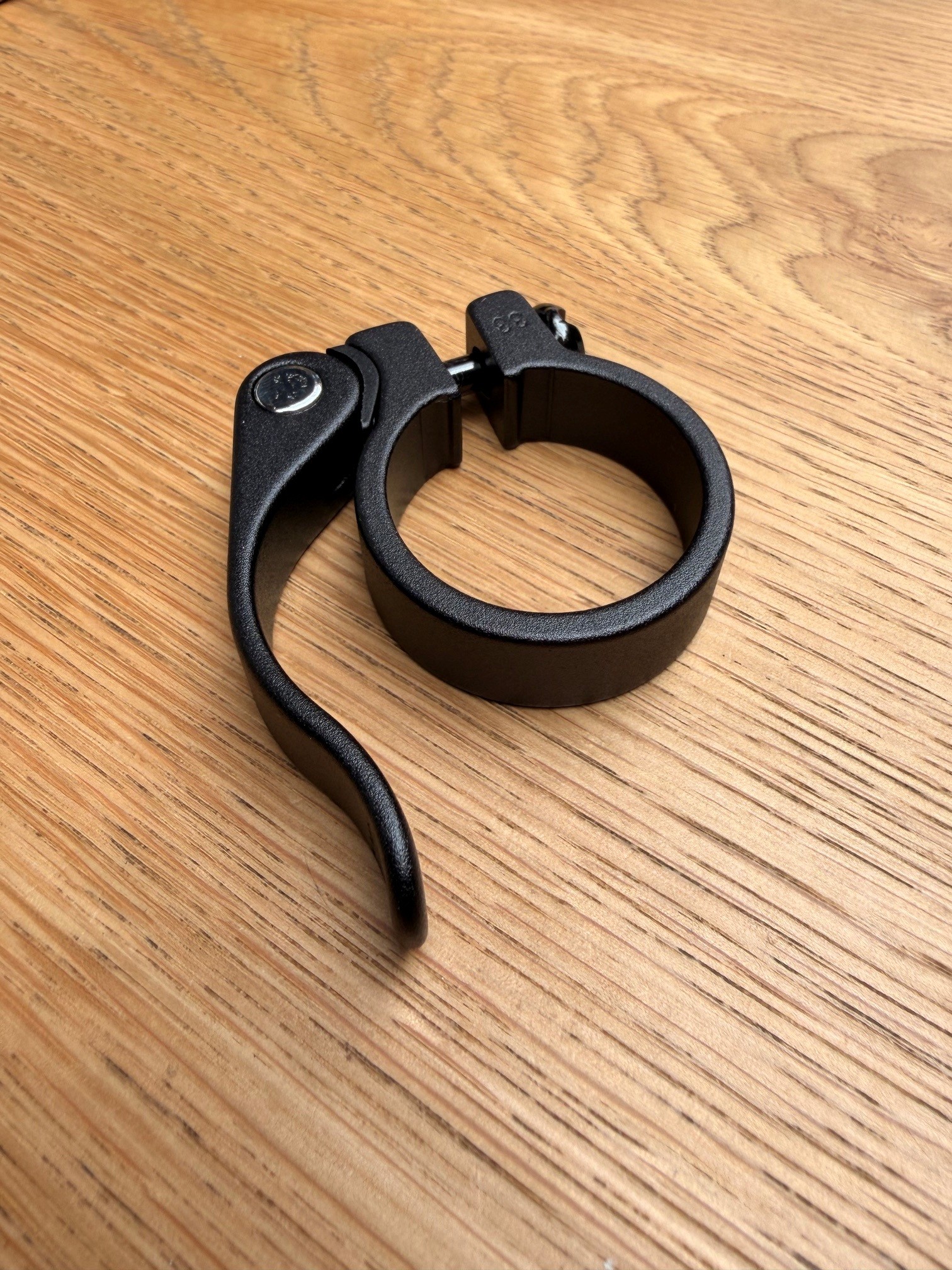 woom Explore Sattelklemme Schnellspanner Schwarz